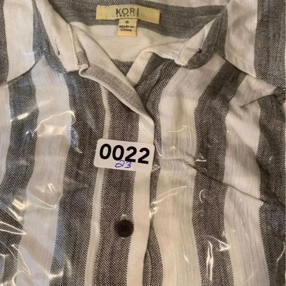 Kori Striped button-down top - Picture 10 of 12